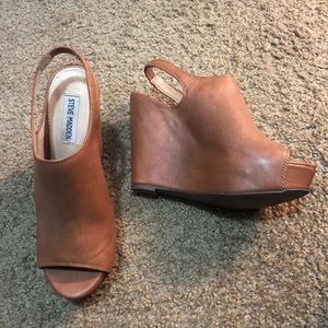 Steve Madden size 8 brown leather wedges